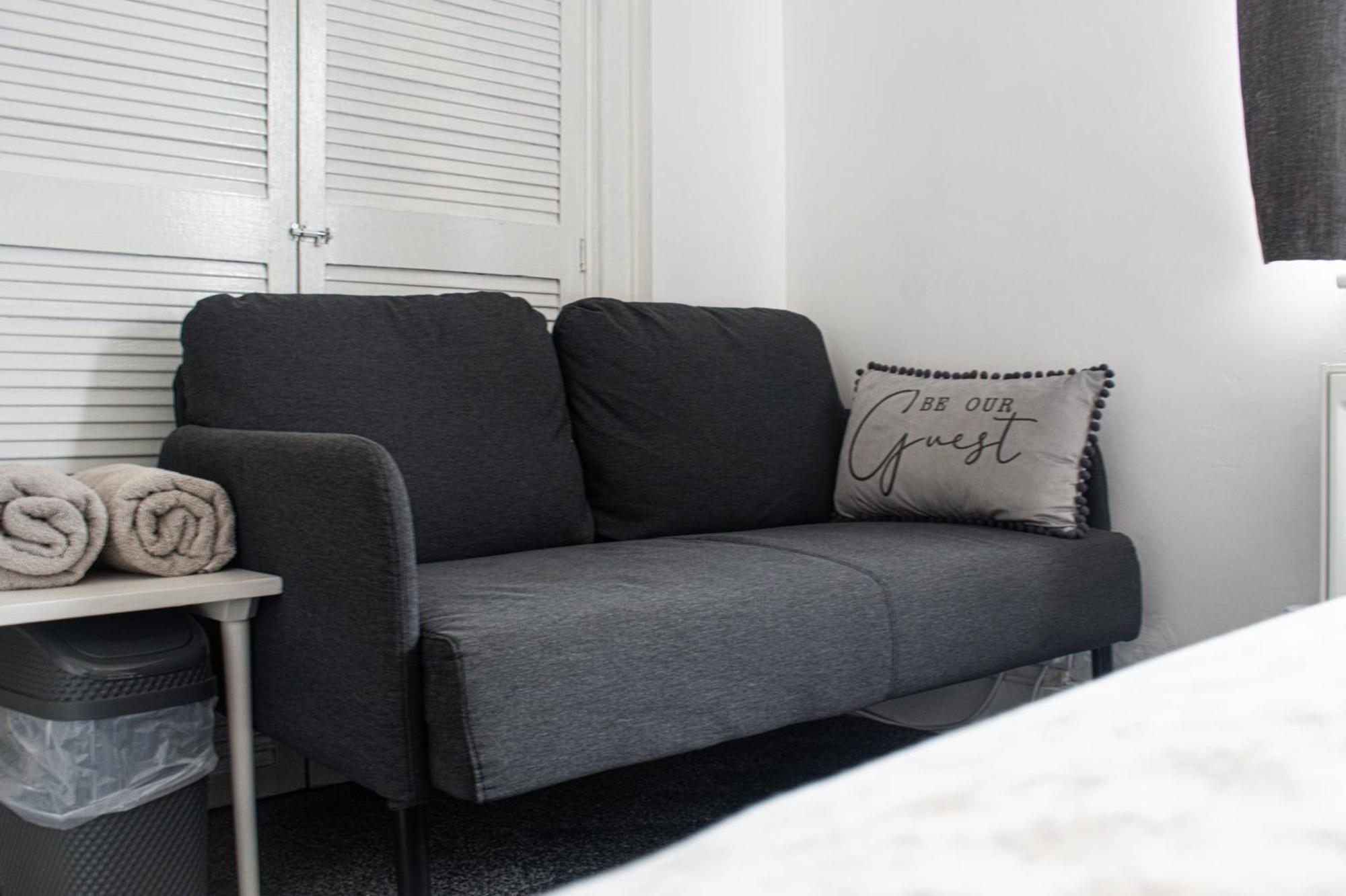 Luton Lodge - Newly Renovated Ideal For Short Stay, Close To Airport Train Station, Free Parking Off Street , Luxury Comfort In Low Price Eksteriør bilde