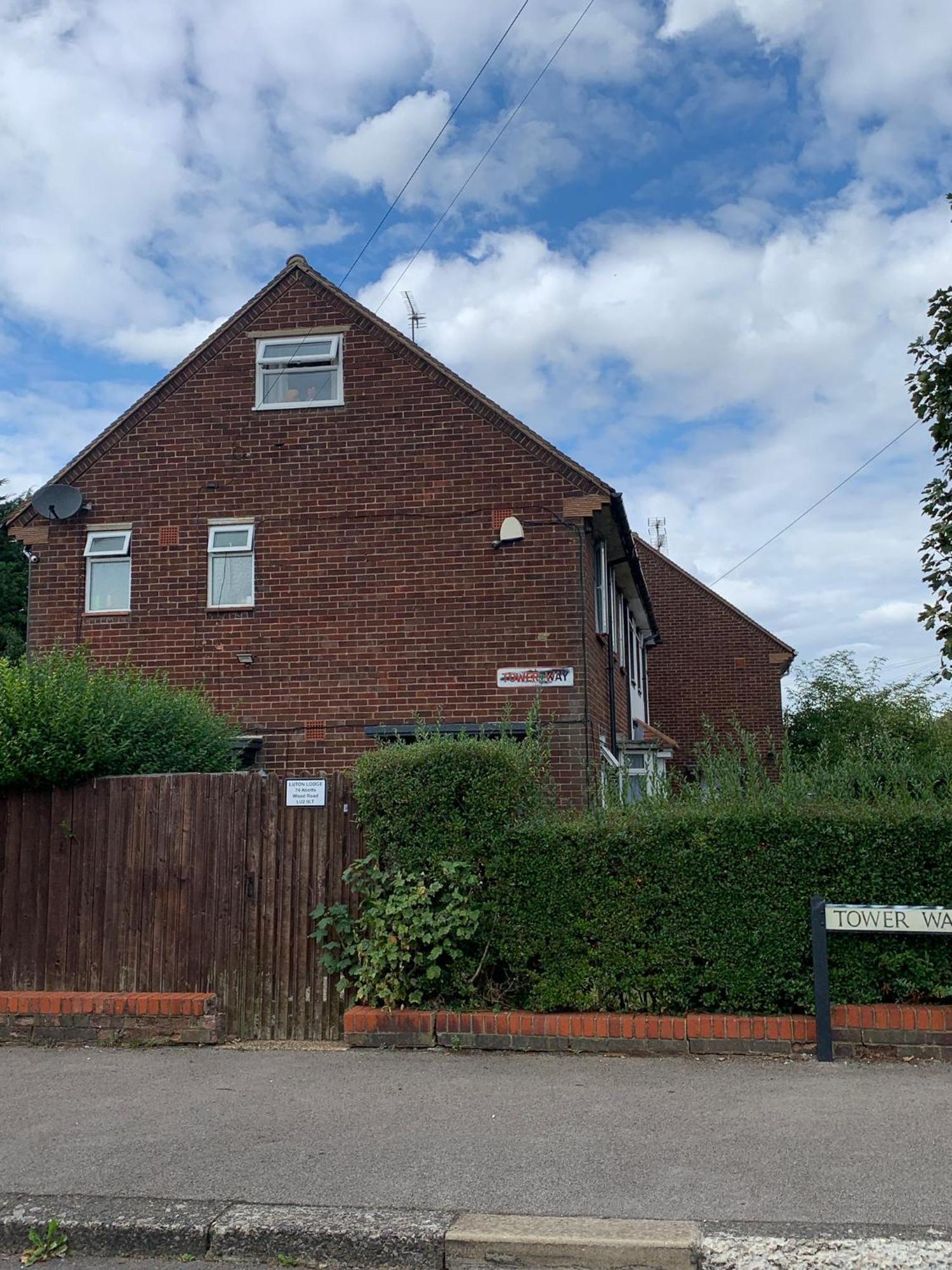 Luton Lodge - Newly Renovated Ideal For Short Stay, Close To Airport Train Station, Free Parking Off Street , Luxury Comfort In Low Price Eksteriør bilde