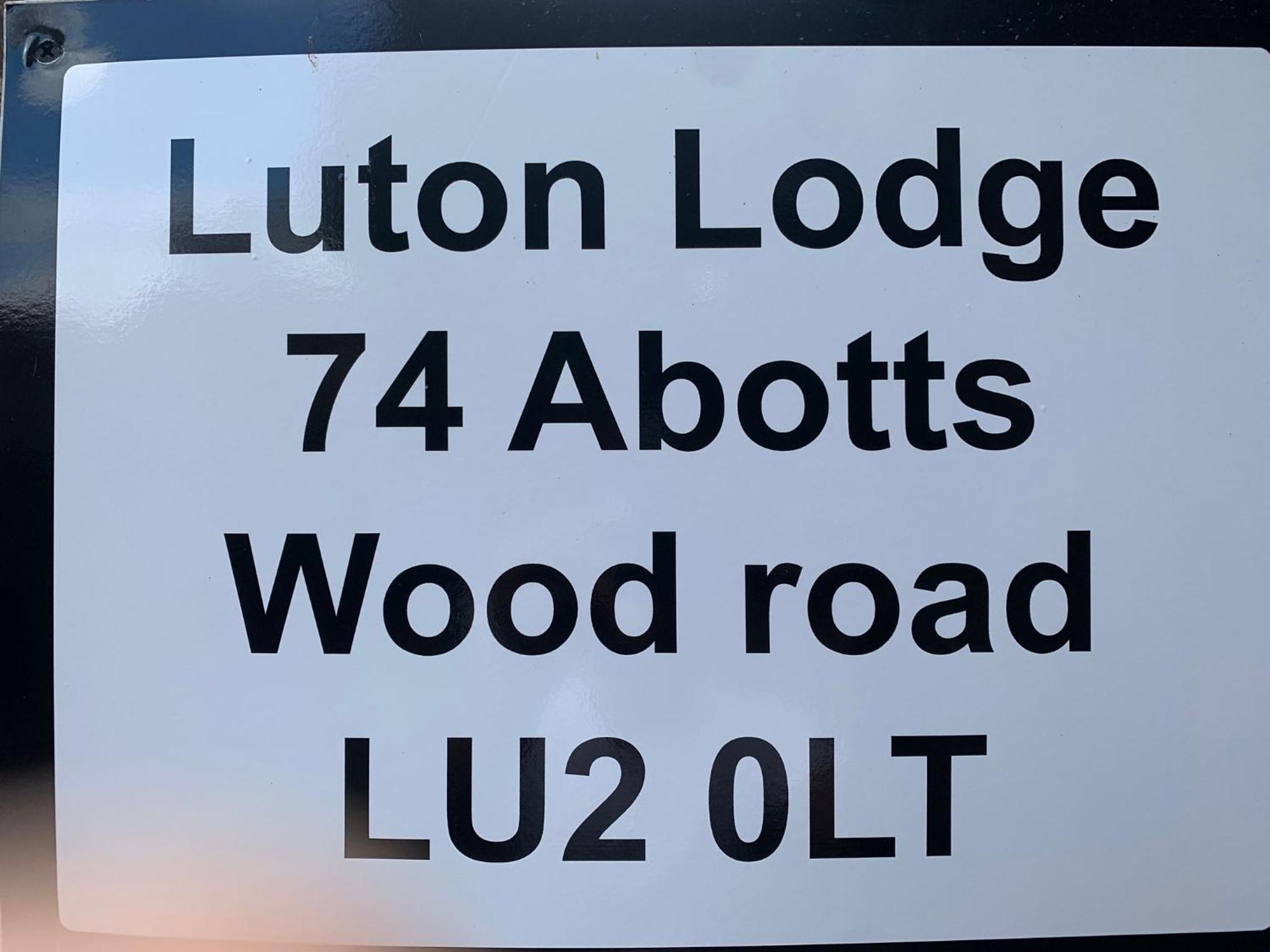 Luton Lodge - Newly Renovated Ideal For Short Stay, Close To Airport Train Station, Free Parking Off Street , Luxury Comfort In Low Price Eksteriør bilde