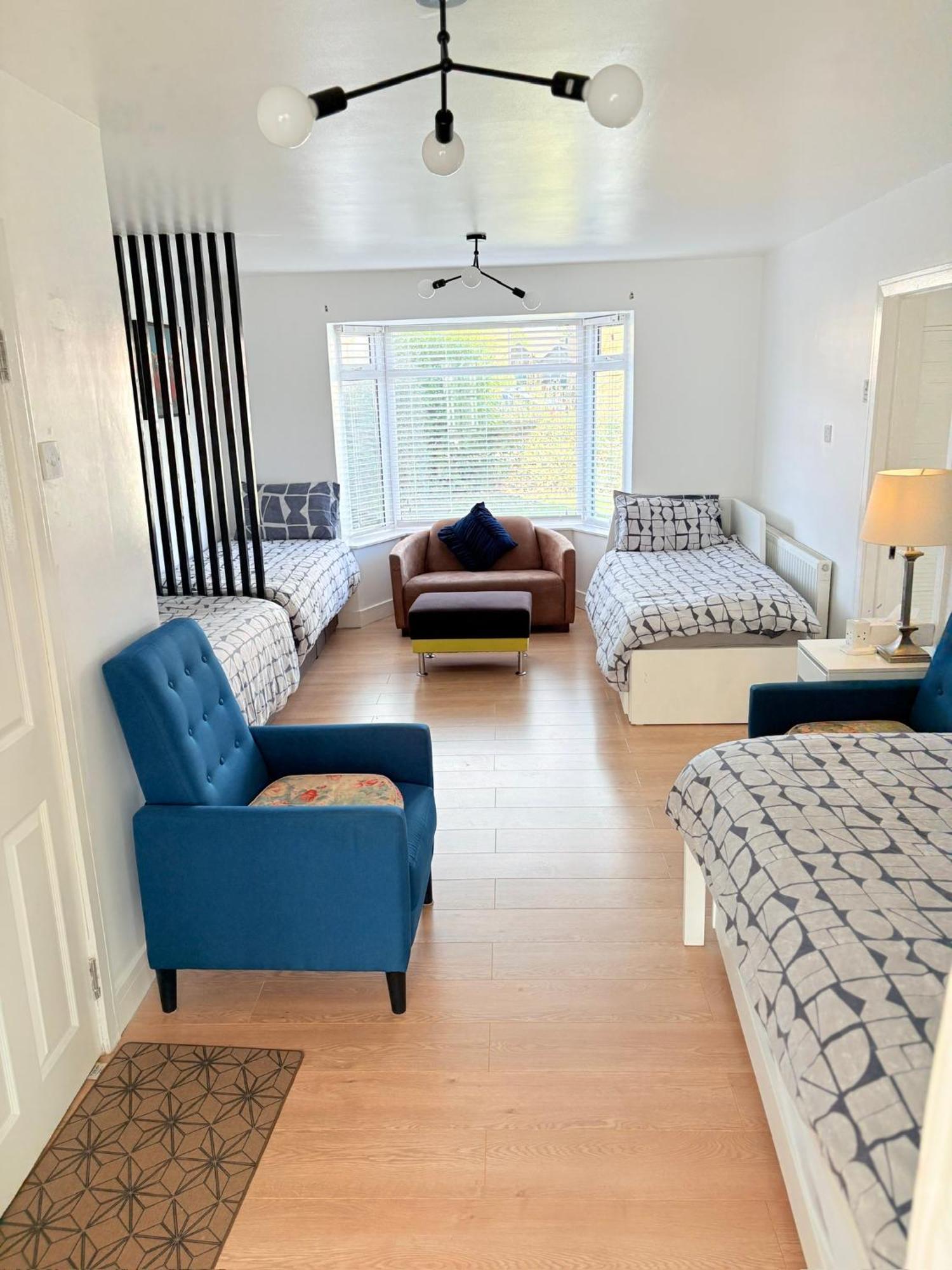 Luton Lodge - Newly Renovated Ideal For Short Stay, Close To Airport Train Station, Free Parking Off Street , Luxury Comfort In Low Price Eksteriør bilde