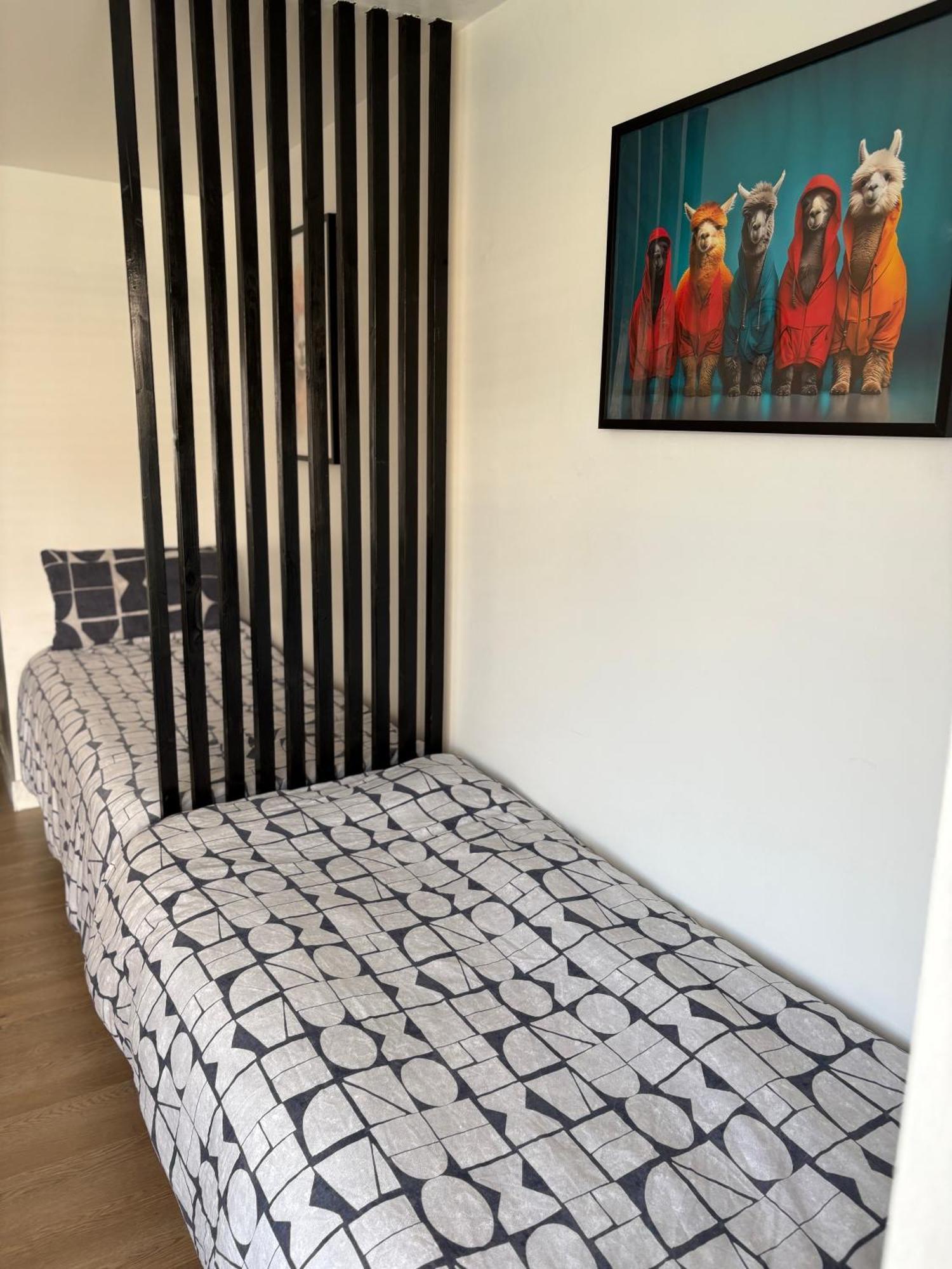 Luton Lodge - Newly Renovated Ideal For Short Stay, Close To Airport Train Station, Free Parking Off Street , Luxury Comfort In Low Price Eksteriør bilde